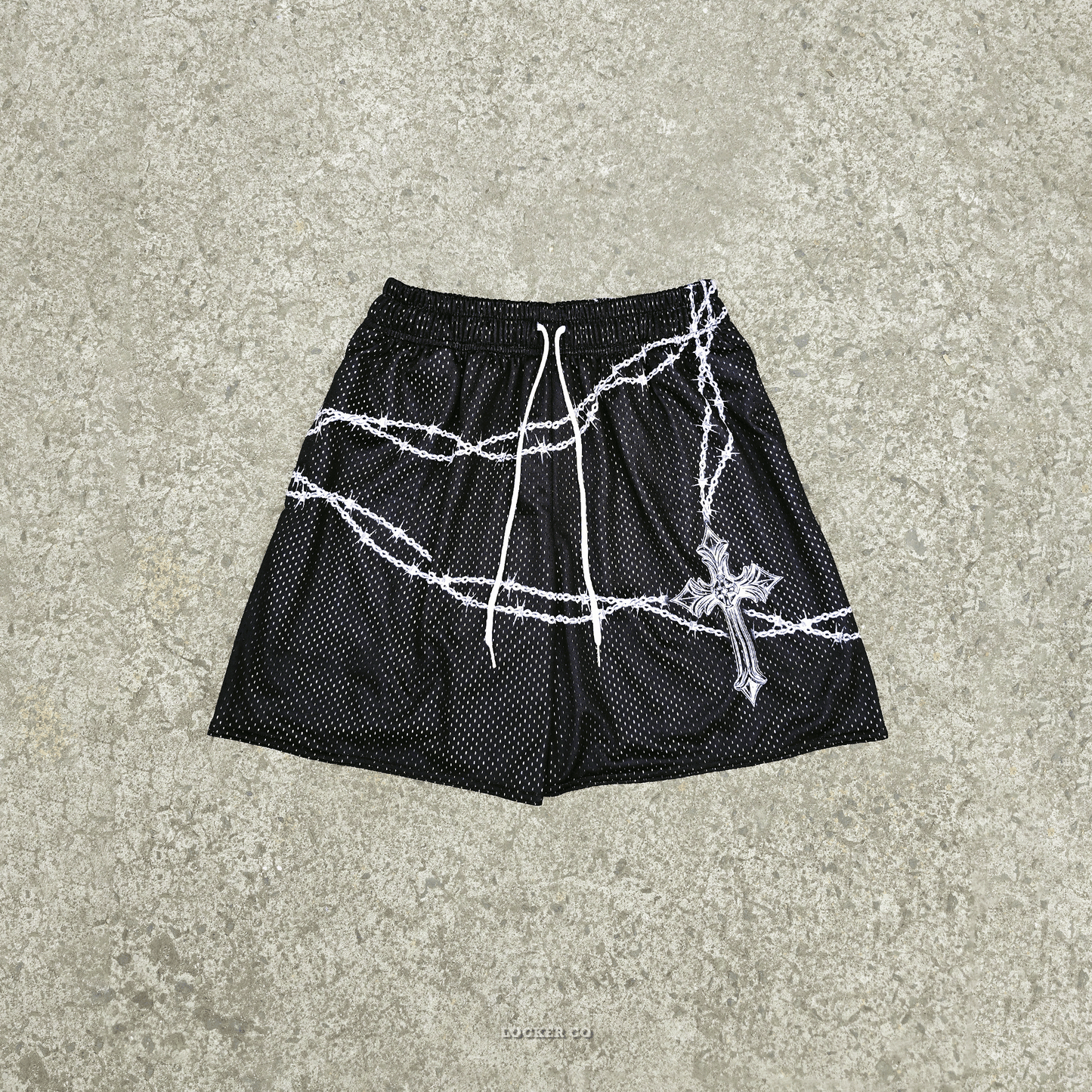 Chains Cross Black