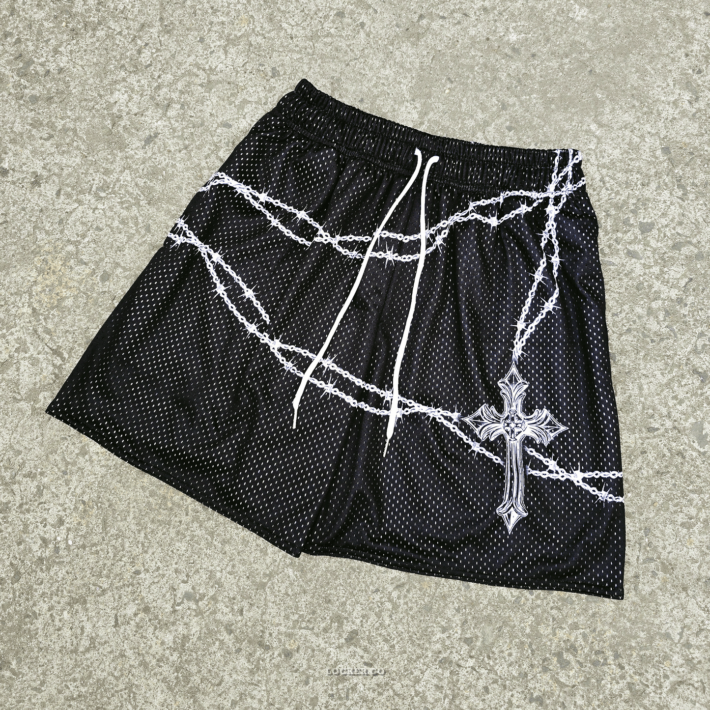 Chains Cross Black