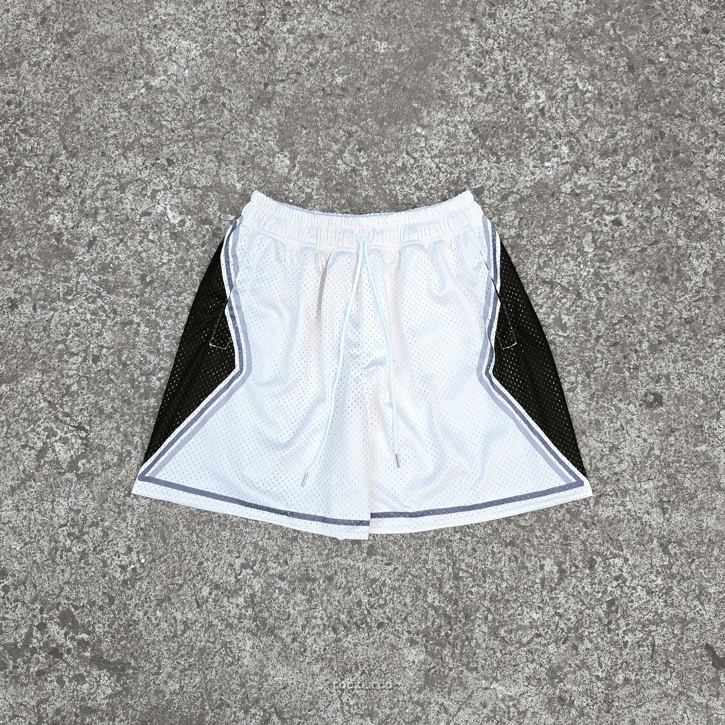 Diamonds White