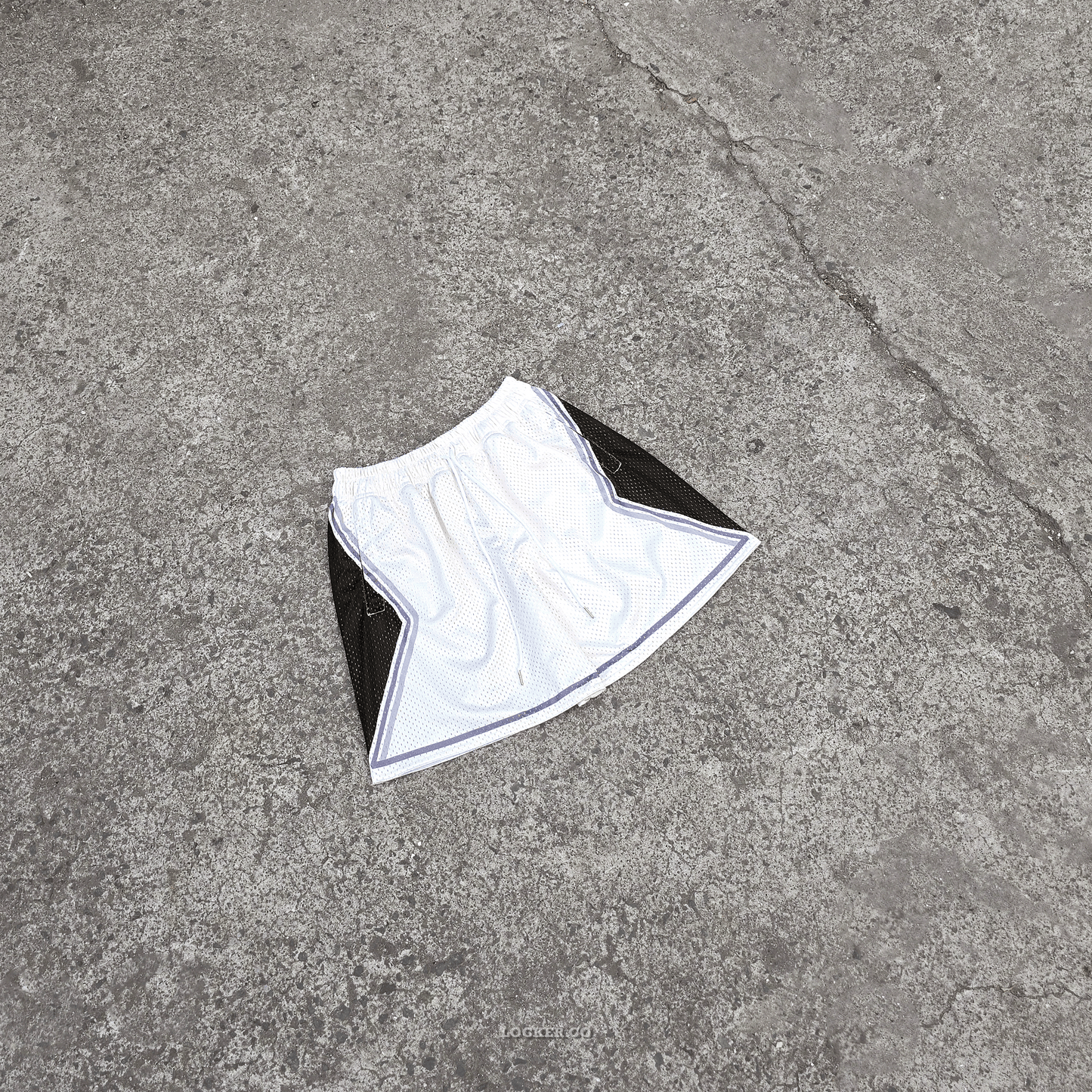 Diamonds White