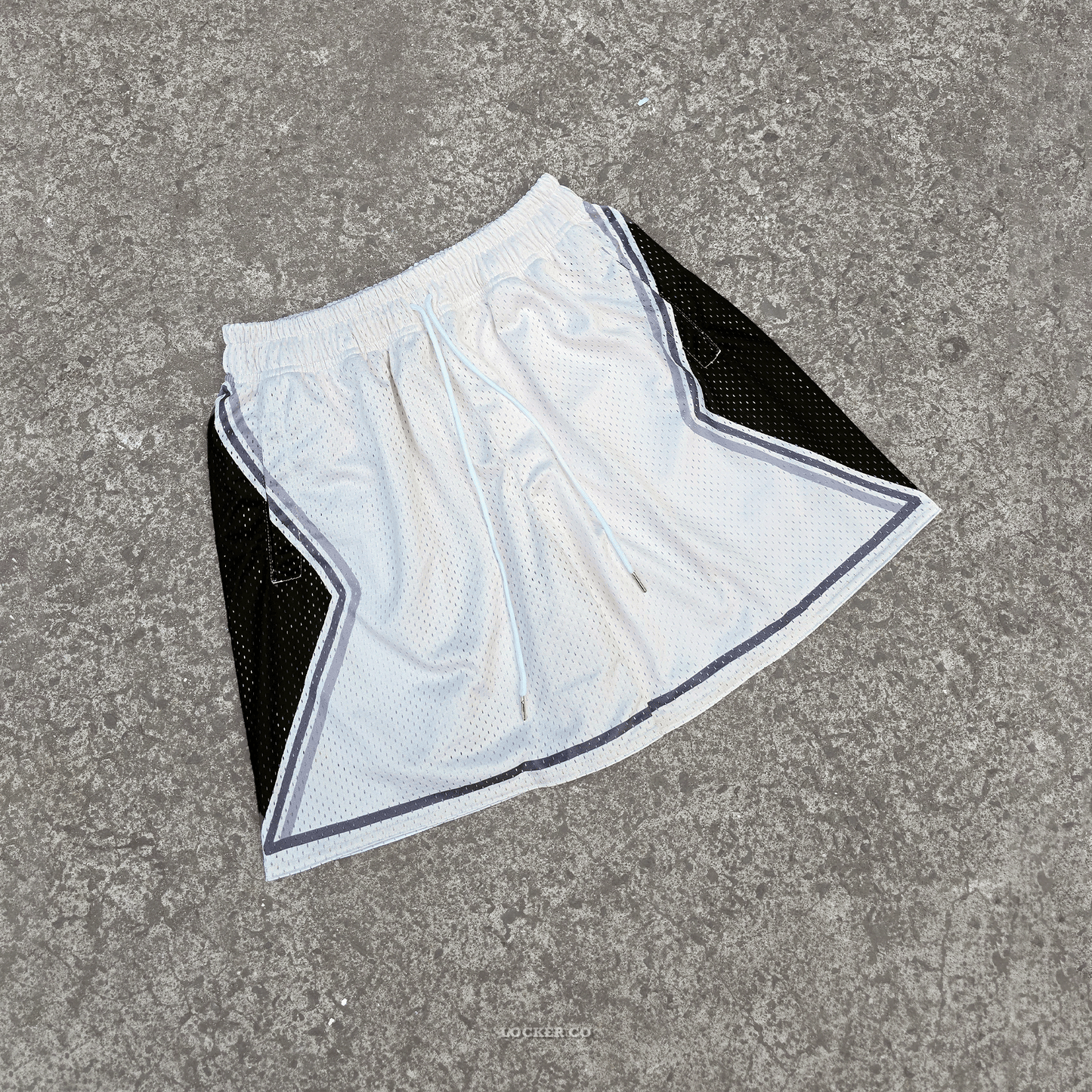 Diamonds White