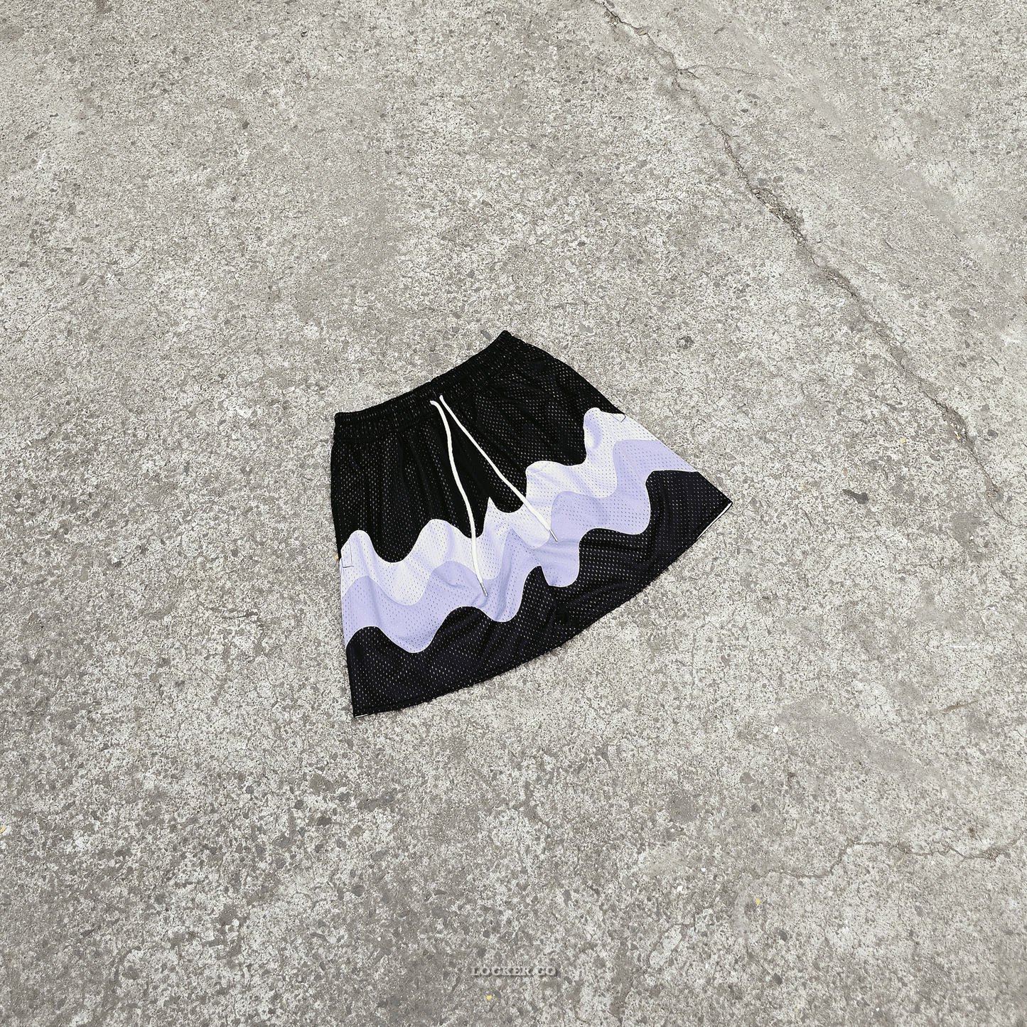 Waves Black